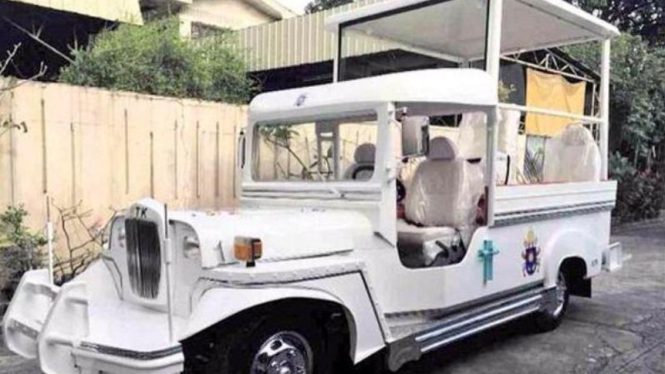 Mobil yang akan digunakan Paus di Filipina.