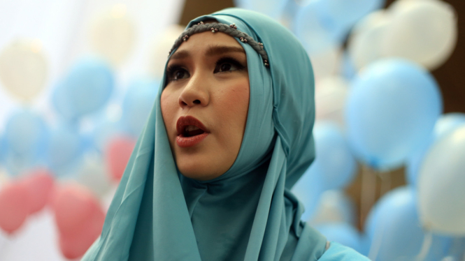 Zaskia Adya Mecca di Peluncuran Perdana Film Hijab