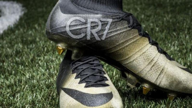Sepatu khusus Cristiano Ronaldo