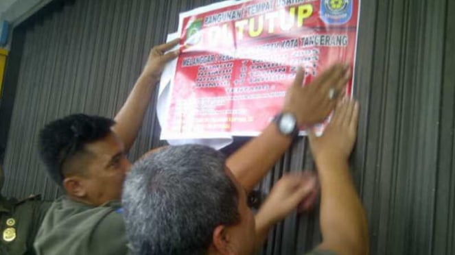 Foto ilustrasi: Penutupan tempat karaoke