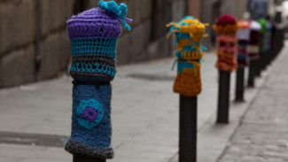 Yarn Bomb, Gaya Unik Rajutan Benang
