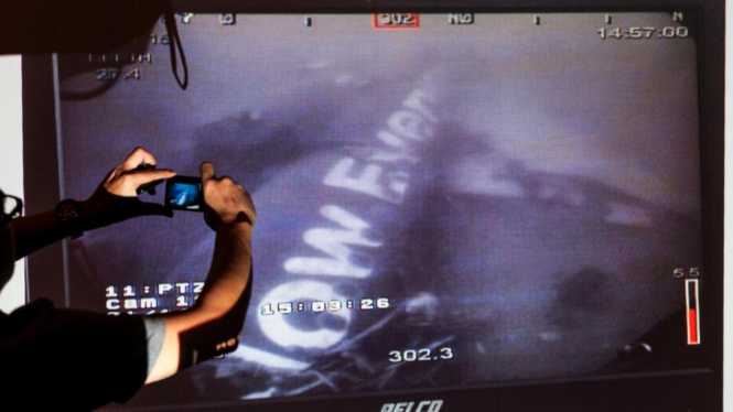Penemuan badan utama pesawat AirAsia QZ8501 di dasar laut