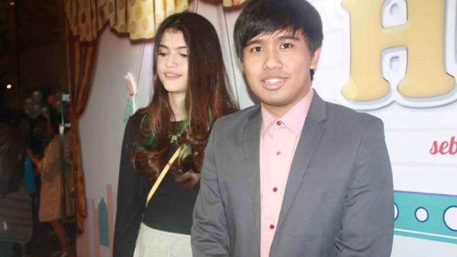 Joshua Suherman dan kekasih, Agatha Valerie