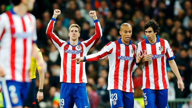 Fernando Torres dan para pemain Atletico Madrid merayakan gol