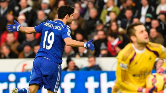 Penyerang Chelsea, Diego Costa, usai cetak gol ke gawang Swansea
