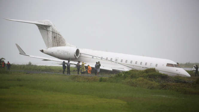 Pesawat tergelincir di Bandara Tacloban