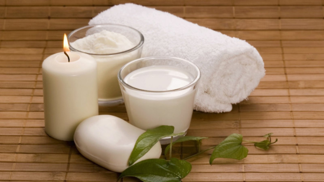Ilustrasi produk kecantikan berbahan susu
