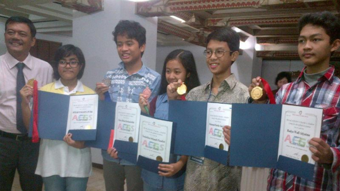 Lima Siswa Semarang Sabet Tiga Medali Emas Lomba Sains di Korea