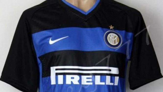 Kostum Inter Milan untuk musim 2015-16.