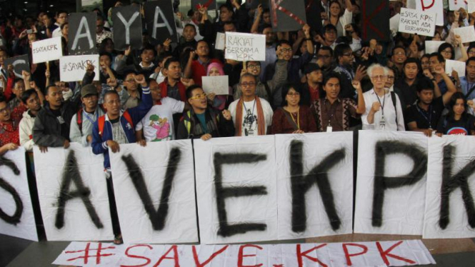 Ilustrasi/Aksi masyarakat mendukung KPK