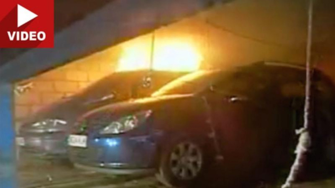 1.400 Mobil terbakar saat pergantian malam tahun baru 2018 di Liverpool, Inggris. Foto ilustrasi.