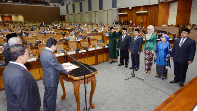 Ketua DPR Lantik Lima Anggota PAW