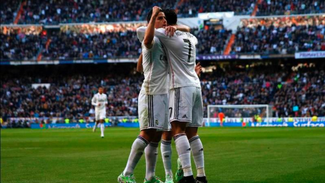 Dua pemain Real Madrid, James Rodriguez dan Cristiano Ronaldo