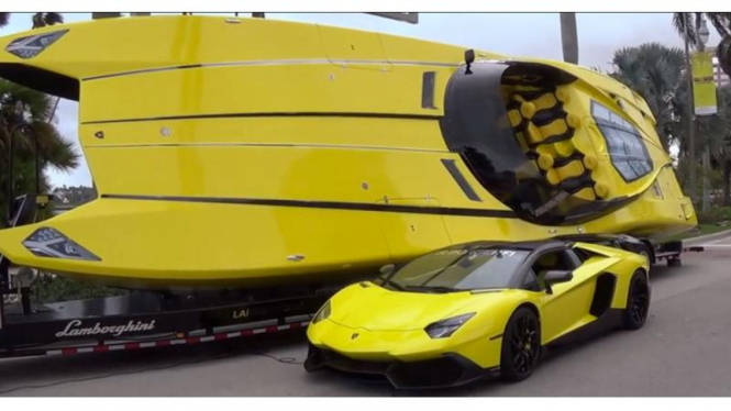 Speedboat yang dibuat mirip dengan Lamborghini Aventador
