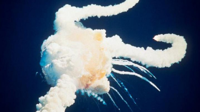 Pesawat antariksa Challenger meledak