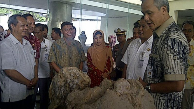 Kasiyo (kiri) dan Gubernur Jawa Tengah Ganjar Pranowo. 