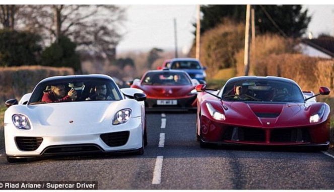 Tiga mobil kencang koleksi pengusaha asal Inggris