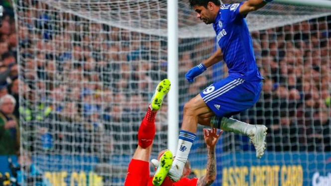 Pemain Chelsea, Diego Costa, saat lawan Liverpool