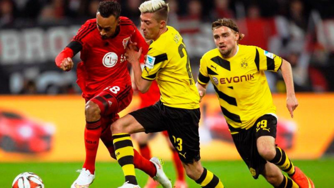 Pertandingan Bundesliga antara Bayer Leverkusen dan Borussia Dortmund