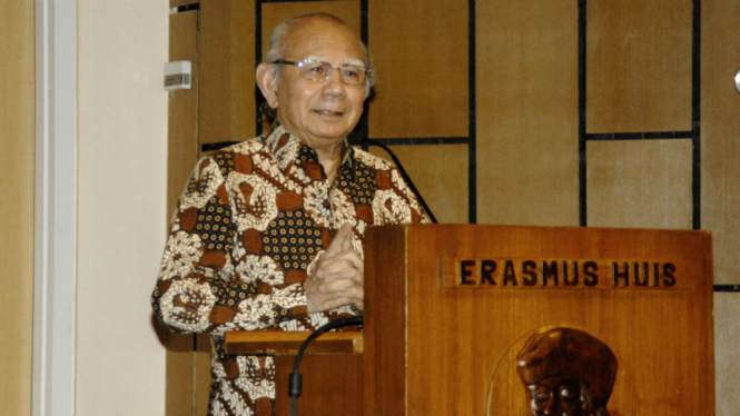 Prof Emil Salim saat berbicara tentang Bung Hatta