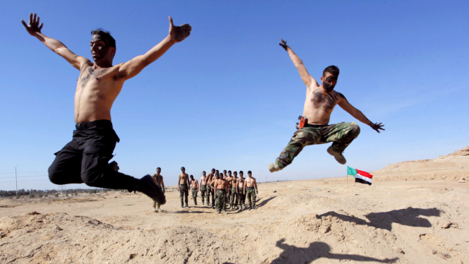Cara Berlatih Pejuang Syiah di Irak Menghadapi ISIS
