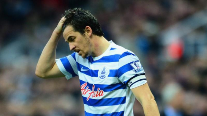  Joey Barton saat membela Queen Park Rangers.