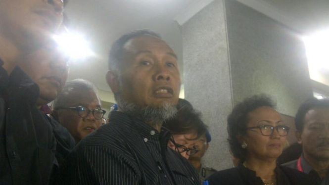 Bambang Widjojanto selesai diperiksa Bareskrim Polri