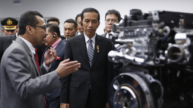 Jokowi kunjungi pabrik Proton