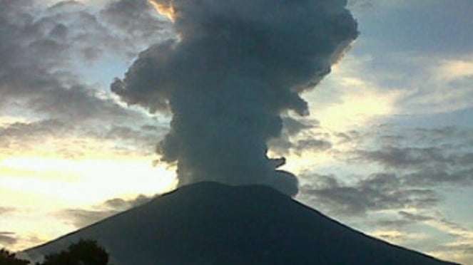 Gunung Dempo di Sumatra Selatan. 