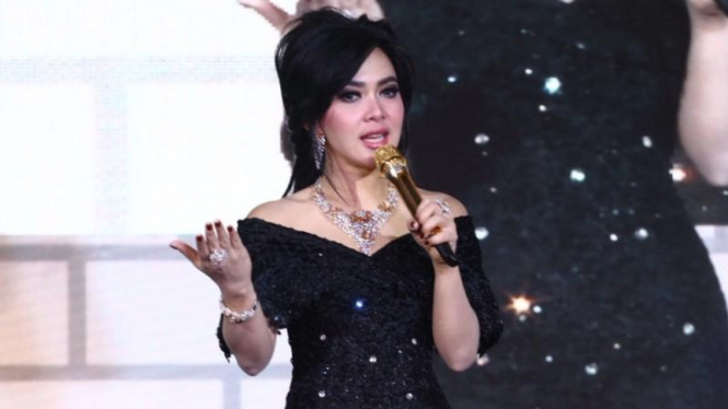Syahrini di launching Adelle jewellery "My Bell" 