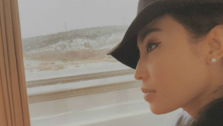 Ayu Dewi Bikin Ibunya Menangis
