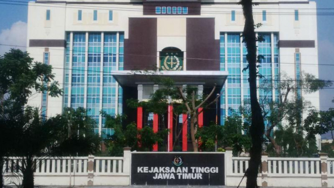 Kantor Kejaksaan Tinggi Jawa Timur di Surabaya.