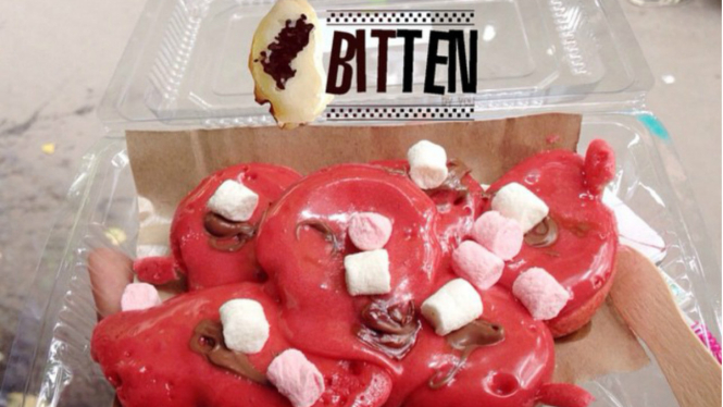 Kue cubit red velvet, Bitten, Bogor.