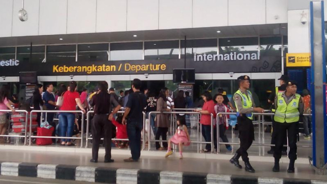 Polisi amankan Bandara Soetta.