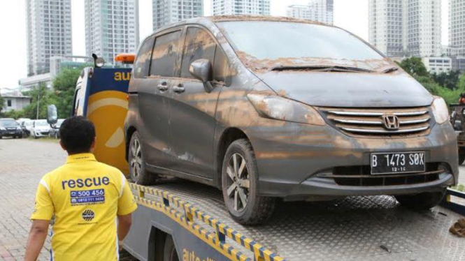 Mobil korban banjir