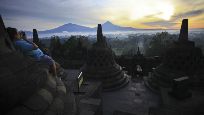Wisata Matahari Terbit Borobudur