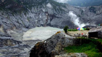 Pesona Wisata Gunung Tangkuban Perahu di Bandung