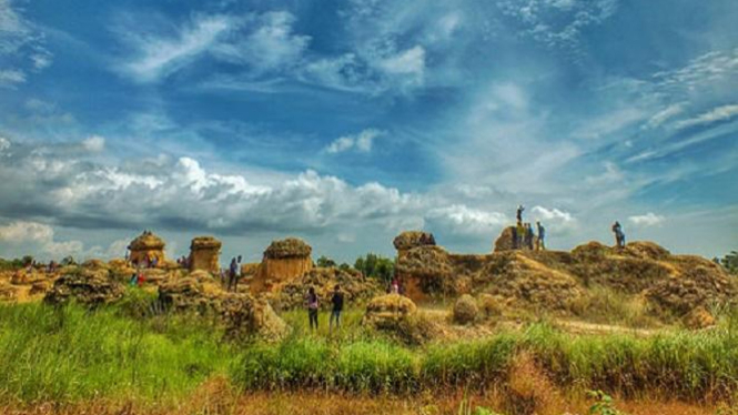 Keindahan Bukit Jamur Kota Pudak Gresik