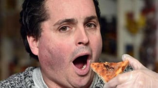 Pizza Ini Mampu Kirim Anda ke Rumah Sakit