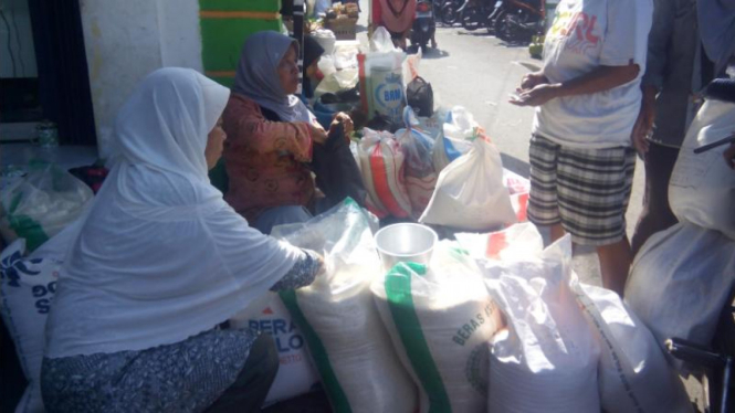 Pedagang beras di Pasar Lempuyangan Yogyakarta, Rabu 25 Februari 2015