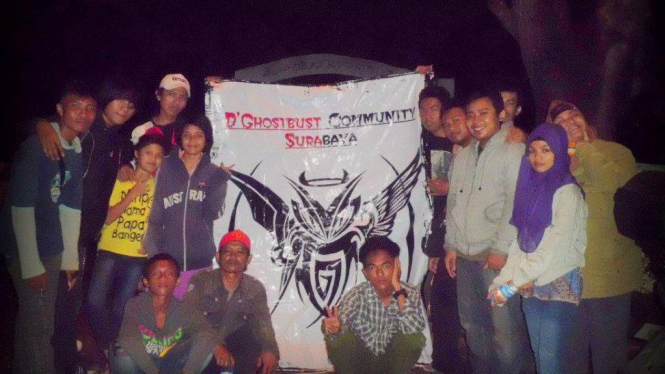 D'ghostbust komunitas para pemburu hantu di Surabaya