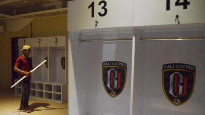 Suasana ruang ganti Stadion Dipta milik Bali United