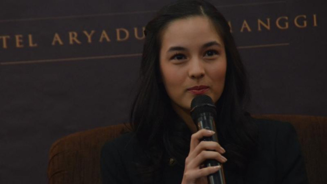 Chelsea Islan 