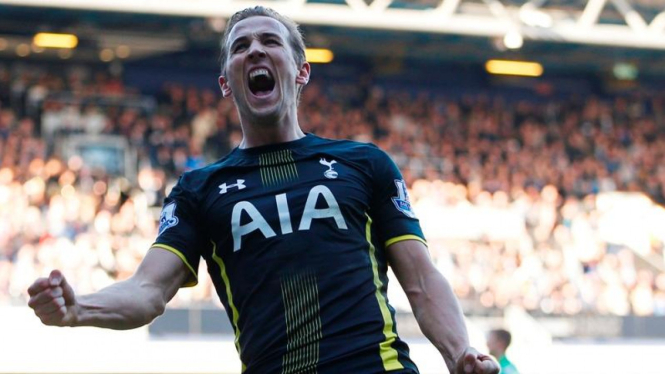 Pemain Tottenham Hotspur, Harry Kane, usai mencetak gol.