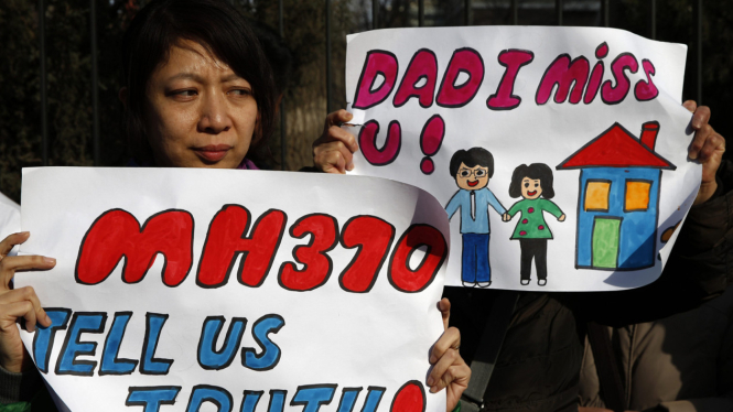 Keluarga Korban MH370, tak putus berharap agar pesawat tersebut segera ditemukan.