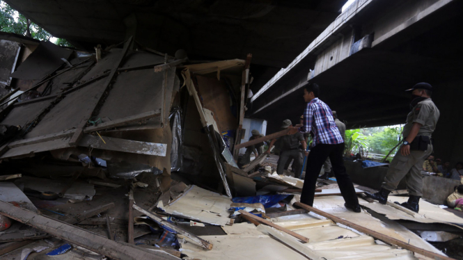 Pembongkaran Pemukiman Kolong Tol