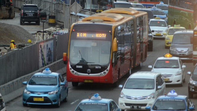 Pasca-Terbakar, Transjakarta Hentikan Operasional 30 Bus Zhongtong