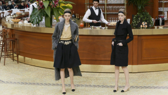 Koleksi Chanel di Paris Fashion Week