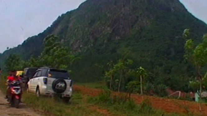 Gunung Batu Jonggol di Kabupaten Bogor, Jawa Barat