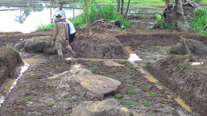 BPCB Jambi saat melakukan ekskavasi situs Padang Perigi, Lahat